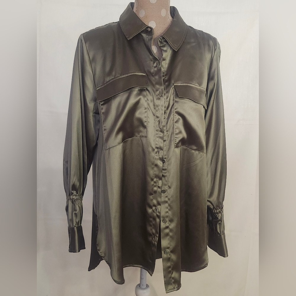 NWT DKNY sateen button down
